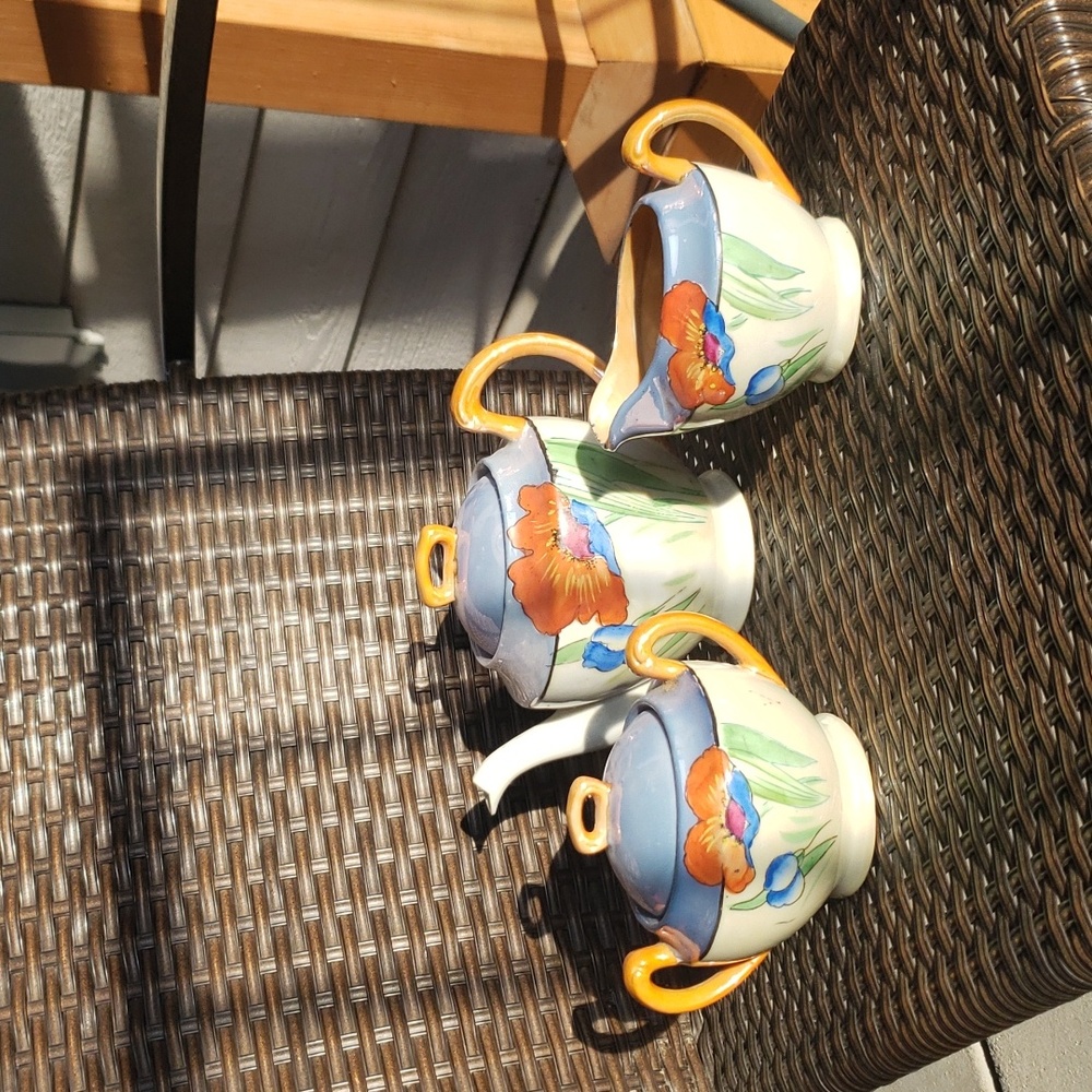 Poppy Flower Vintage 3 piece teapot set 🫖💐  with sugar bowl & Creamer bowl